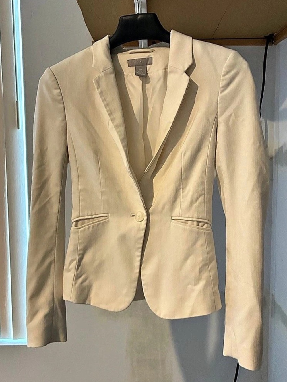 H&M Cream Blazer in Cream Size